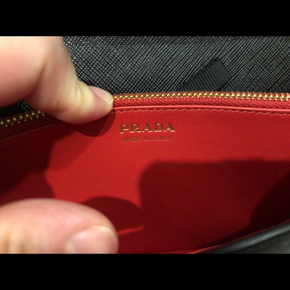 100% authentic black Prada bag with gold chain - Picture 5 of 8